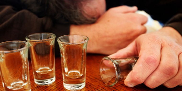 Dijo que le habían robado una billetera con dinero.