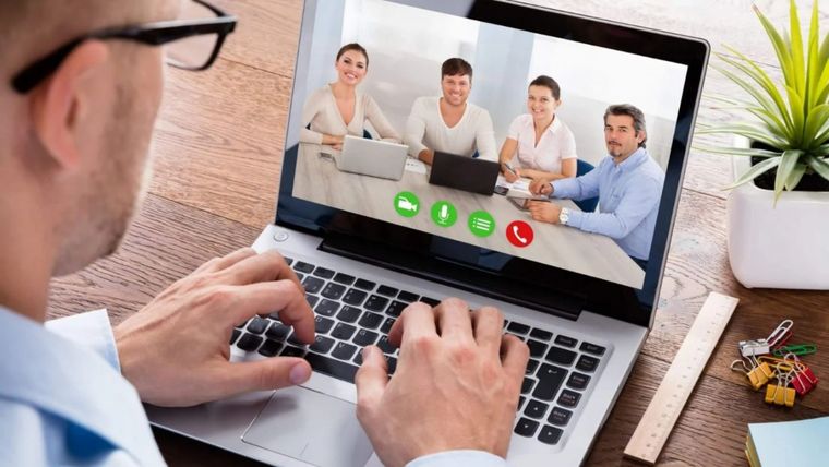 Si hay algo que popularizó la pandemia de coronavirus fue el trabajo remoto. Foto: MDZ