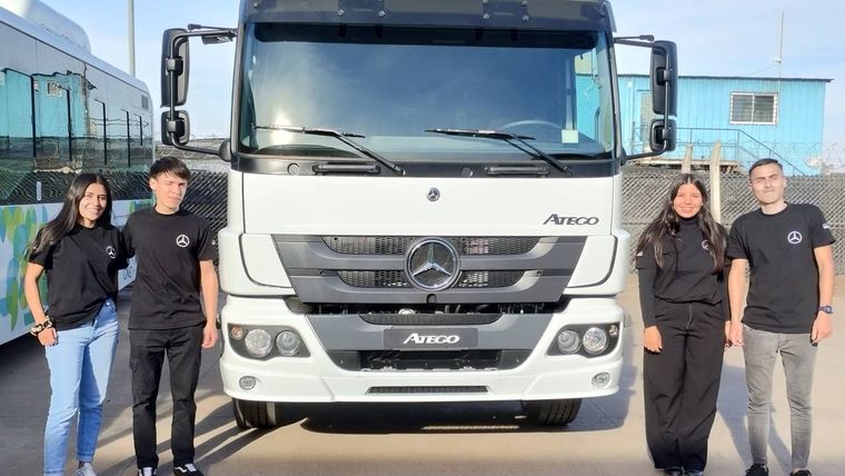 Mercedes-Benz Camiones y Buses Truckcionar