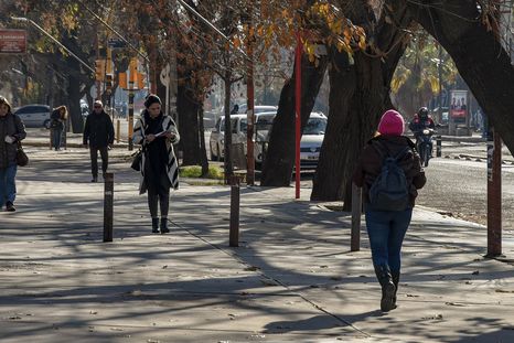 Entre heladas parciales y cielo con pocas nubes, Mendoza arrancará el 25 de Mayo con una mañana bien fría. Entre heladas parciales y cielo con pocas nubes, Mendoza arrancará el 25 de Mayo con una mañana bien fría.