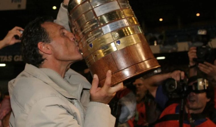 Miguel Ángel Russo fue el entrenador que llevó a Boca al título de la Copa Libertadores 2007, la última conquista continental del club.
