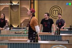 Este domingo uno de los participantes tuvo que sacarse el delantal del famoso reality culinario emitido por Telefé. Foto: Captura de pantalla.