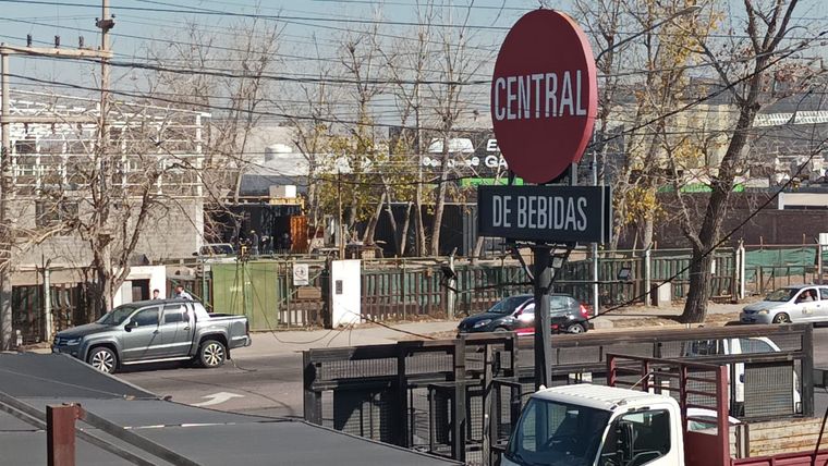 Caos vehicular en el carril Rodríguez Peña.