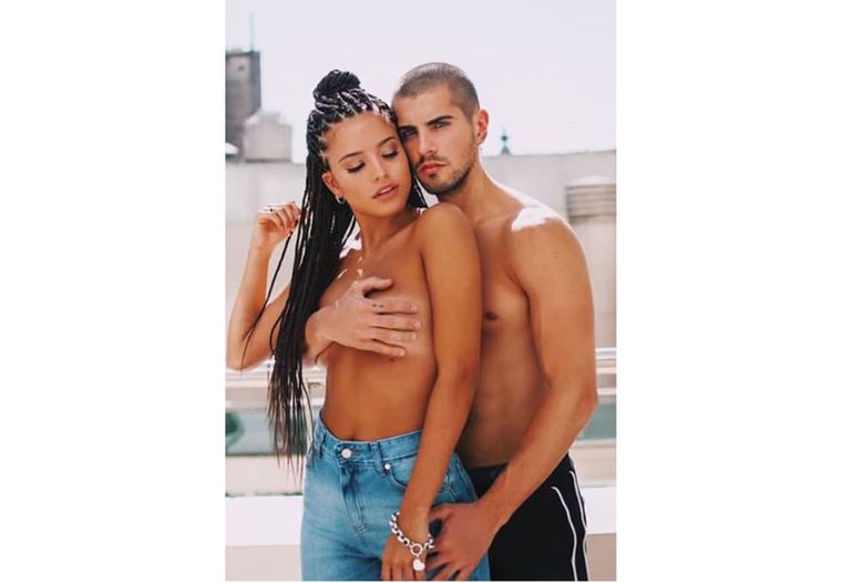 Emilia Mernes y Fer Vázquez en 2018, cuando eran la pareja de oro de la cumbia pop rioplatense. Emilia Mernes y Fer Vázquez en 2018, cuando eran la pareja de oro de la cumbia pop rioplatense.