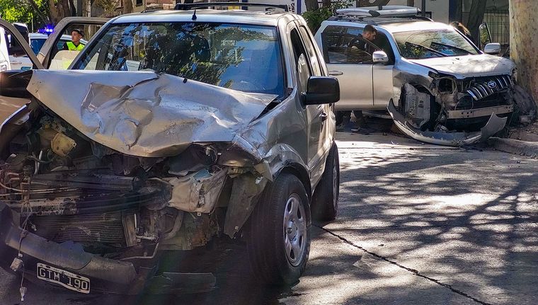 Los vehículos más antiguos o en mal estado, comunes en zonas de bajos ingresos, generalmente carecen de características de seguridad esenciales. Foto: Santiago Tagua/MDZ