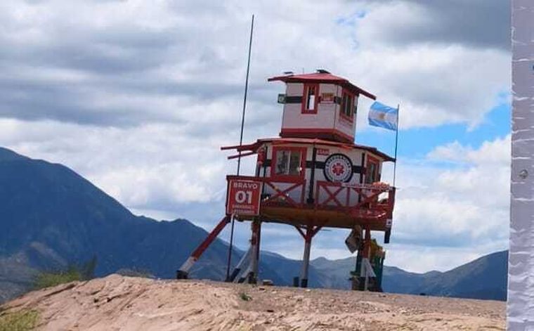 Este espacio del perilago combina recreación, prevención y servicios, con presencia permanente de guardavidas y atención sanitaria. Este espacio del perilago combina recreación, prevención y servicios, con presencia permanente de guardavidas y atención sanitaria.
