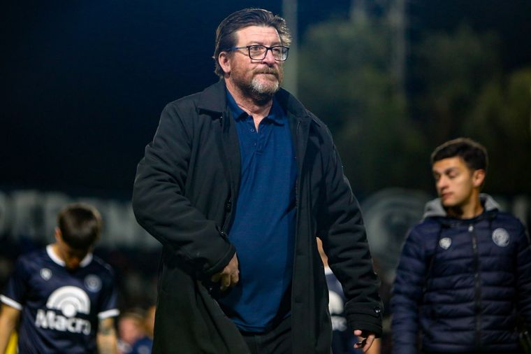 Alfredo Berti lamenta la lesión de un jugador experimentado. Foto: Fabián Salamone / MDZ