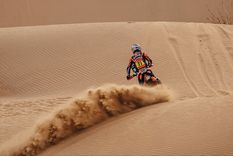 Luciano Benavides celebró en la meta final tras una remontada épica.