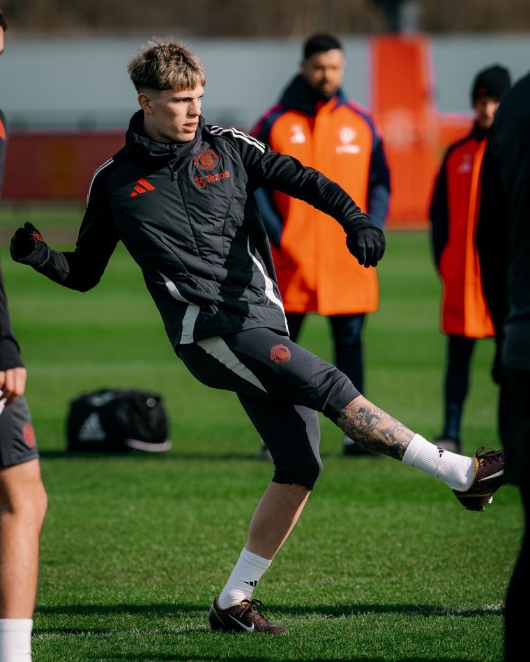 Garnacho fue criticado por una leyenda del Manchester United. Foto: Manchester United