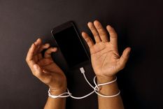 La violencia digital es una amenaza creciente para las mujeres y las niñas