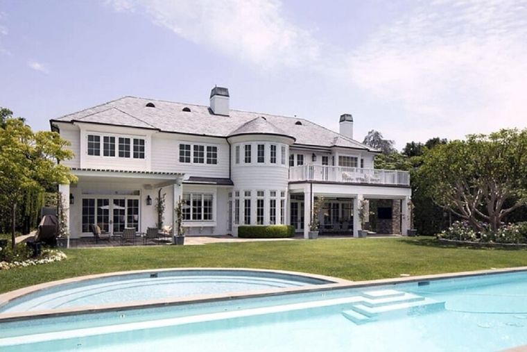 La mansión está ubicada en Brentwood, una de las zonas más lujosas de Los Ángeles. Foto: Backgrid