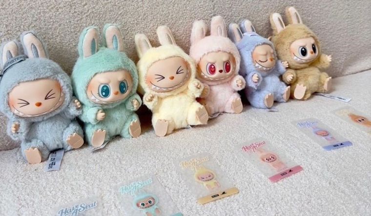 Estos peluches son tendencia mundial. Rihanna, Dua Lipa y Emma Roberts suelen lucirlos en eventos.