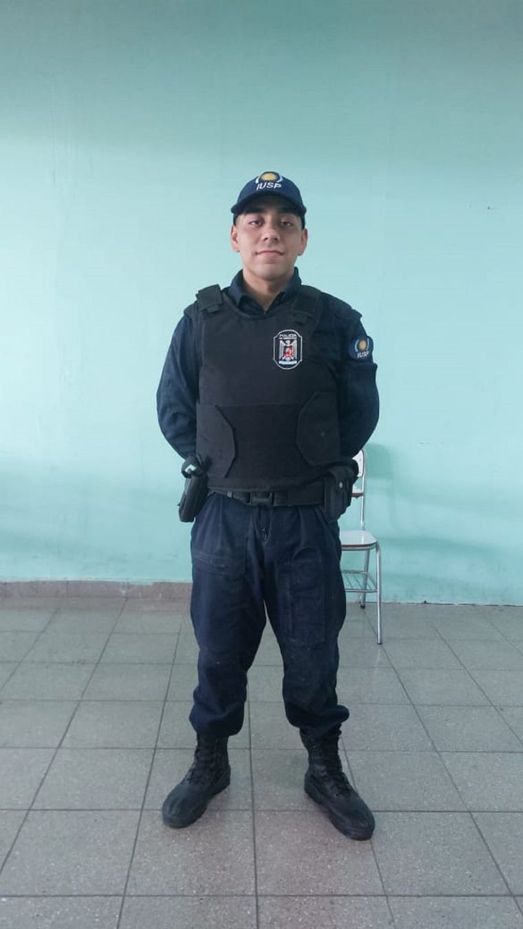 Joaquín Gómez se recupera en su casa tras haber sido baleado por un instructor en el IUSP Foto: Gentileza