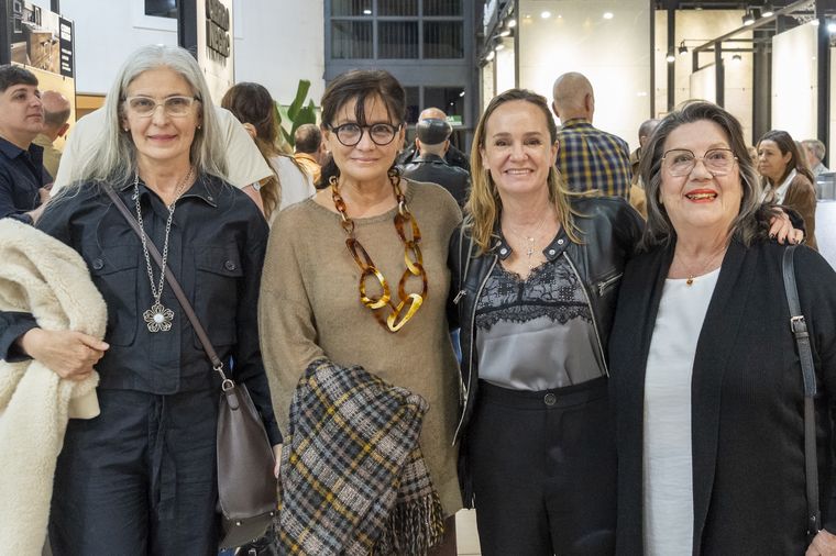 Mabel Ruiz, Laura Valdivieso, Marta Artaza y Leticia Martínez. Mabel Ruiz, Laura Valdivieso, Marta Artaza y Leticia Martínez.