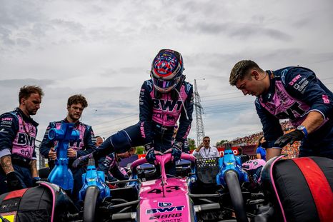 El 43, un dorsal casi perdido en el automovilismo, volvió a la F1 de la mano de Colapinto y ya dejó una marca histórica. El 43, un dorsal casi perdido en el automovilismo, volvió a la F1 de la mano de Colapinto y ya dejó una marca histórica.