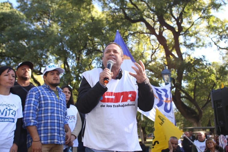 Primera vez. La CTA disidente marchará en todo el país por la pobreza y el pedido de más asistencia social. Foto: Maximiliano Ríos / MDZ