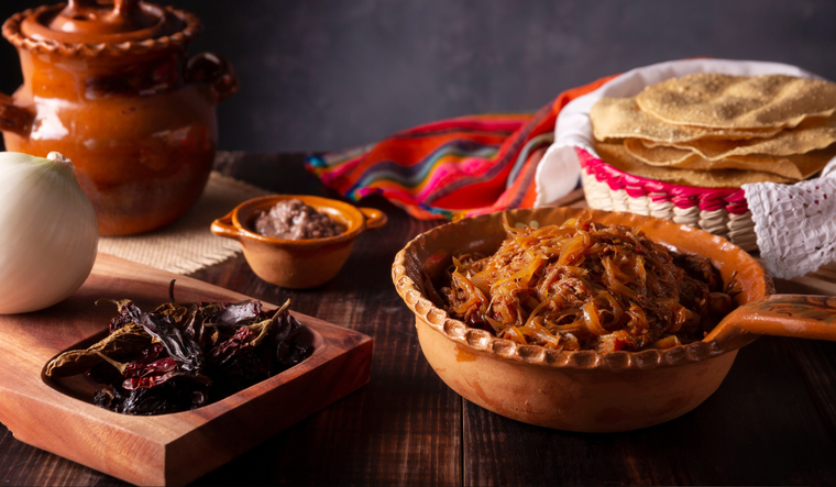 La receta de tinga de res es tan popular que se ha extendido internacionalmente, sirviéndose en restaurantes mexicanos de Estados Unidos y Europa como ejemplo del auténtico sabor casero de México.