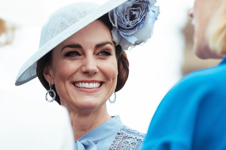 Este fue el nuevo vestido de 3200 euros con el que se lució Kate Middleton. Foto: INSTAGRAM @princeandprincessofwales