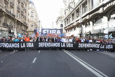 MDZol | El 2 de octubre se realizó la segunda marcha universitaria del año que fue masiva en numerosas provincias del país. Foto: Noticias argentinas