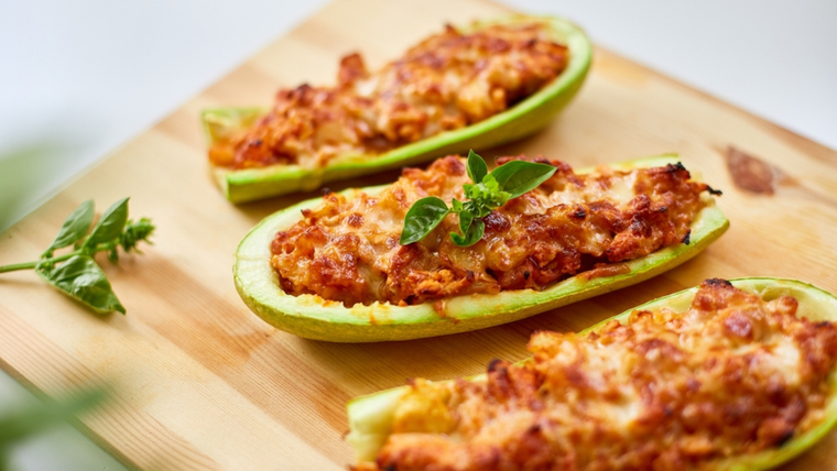 Receta de Zucchinis Rellenos con Carne y Queso Fundido, perfecta para conquistar a toda la familia.