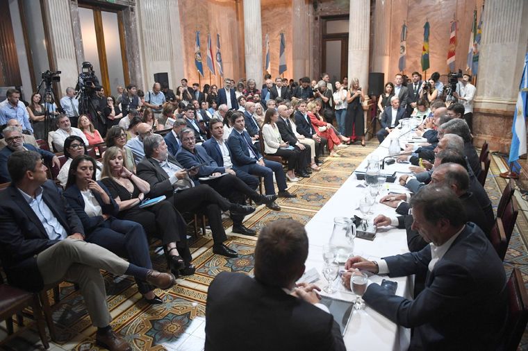 Este jueves se constituyó la bicameral de DNU. Foto: Prensa Senado