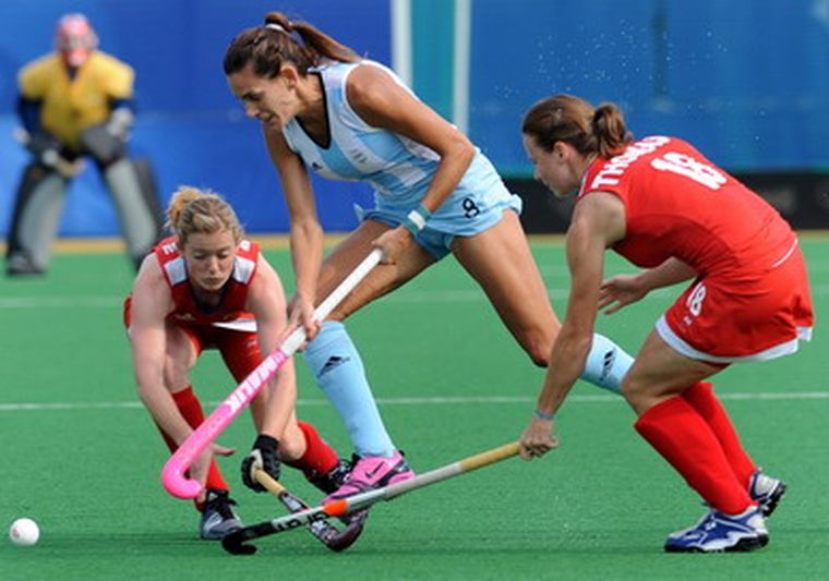 Luciana Aymar intenta pasar la marca británica. Foto: NA