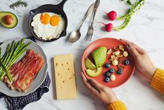 Mario Boskis, cardiólogo y miembro de la Sociedad Argentina de Cardiología, expuso los peligros de realizar la famosa dieta keto. Foto: nutricion360.es