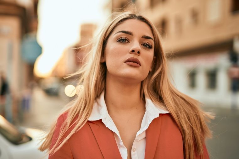 Estos signos zodiacales suelen romantizar a sus ex y revivir mentalmente cada detalle de la relación.