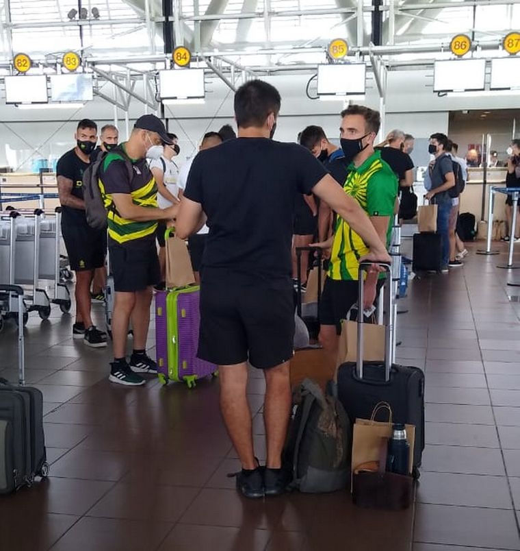 La delegación del Halcón en el aeropuerto Arturo Merino Benítez Foto: Defensa y Justicia