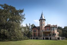 El pueblo para visitar con un espectacular castillo y a dos horas de la Ciudad