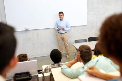 MDZol | Cada 17 de septiembre, celebramos en Argentina el Día del Profesor, una fecha consagrada a honrar la labor de quienes dedican su vida a educar y formar a las futuras generaciones. Foto: Archivo MDZ
