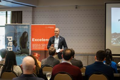 MDZol | Presentación del Resumen de Sostenibilidad de Josemaria ante la comunidad. Foto: Gentileza