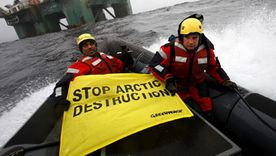 La Unión Europea y activistas de ongs, preocupados por la vida en el Ártico. Foto: Efe La Unión Europea y activistas de ongs, preocupados por la vida en el Ártico. Foto: Efe