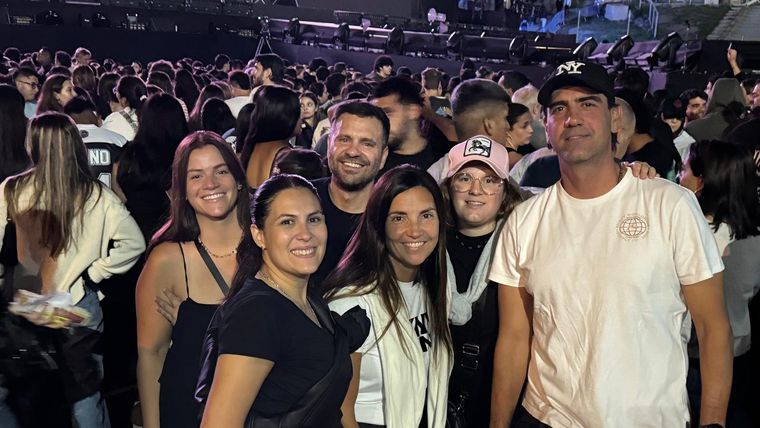 No te pierdas la crónica de lo que fue el recital y la galería de fotos, al final de la nota.