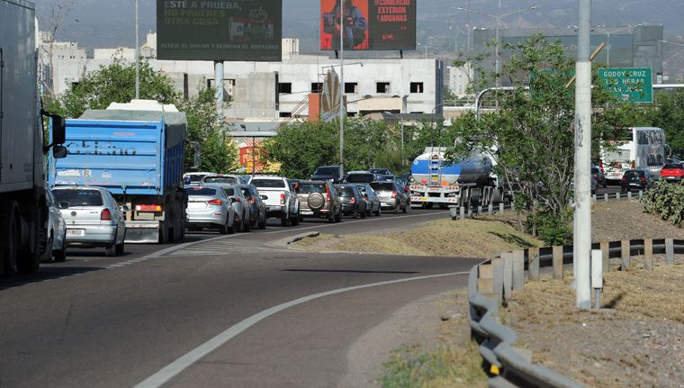 Desde este lunes cambian los sentidos de circulación en las laterales del Acceso Este por la obra integral. Habrá ajustes temporales en el tránsito.