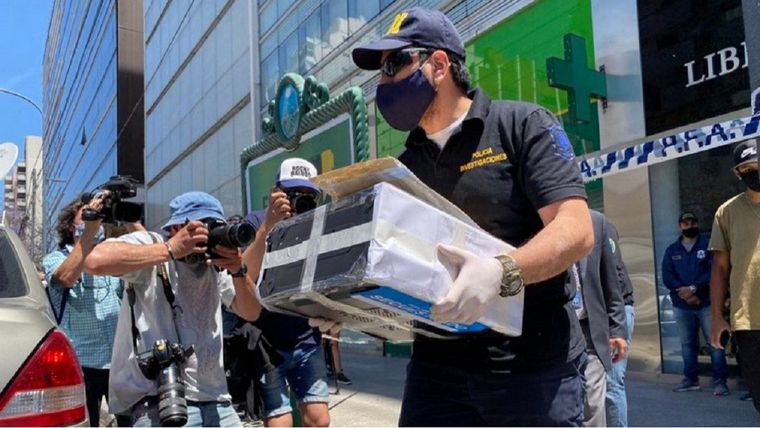 Los fiscales peritan las computadoras de los médicos de Maradona