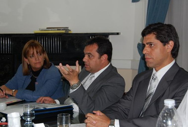 Aranda se reunió con los legisladores de la Bicameral. Foto: Legislatura