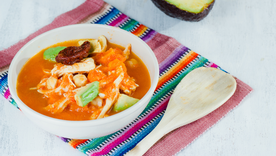 Esta receta proviene de Tlalpan, Ciudad de México, y originalmente se preparaba con ingredientes locales y accesibles para las familias de la región.