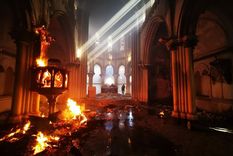 chile: incendian la iglesia institucional de carabineros