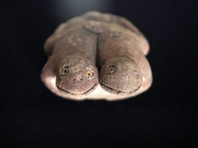 Los detalles de las figuras permiten interpretar la relación de esta antigua sociedad con los fenómenos climáticos. Los detalles de las figuras permiten interpretar la relación de esta antigua sociedad con los fenómenos climáticos.