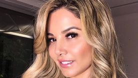 Aleida Núñez enamoró con un ajustado vestido estilo sirena.