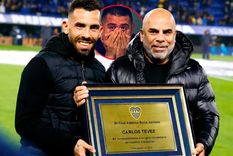 Tevez, sin vueltas: dijo que no le hubiera gustado que Riquelme le entregue la plaqueta: Con Chicho (Serna) está bien.