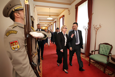 Luis Petri junto a su par de República Checa en la previa de la firma Foto: X @jana_cernochova