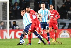 Racing no se saca diferencias con Ñublense Foto: Télam