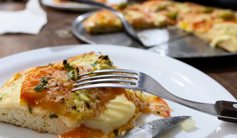 Pizza napolitana estilo pizzería argentina Pizza napolitana estilo pizzería argentina