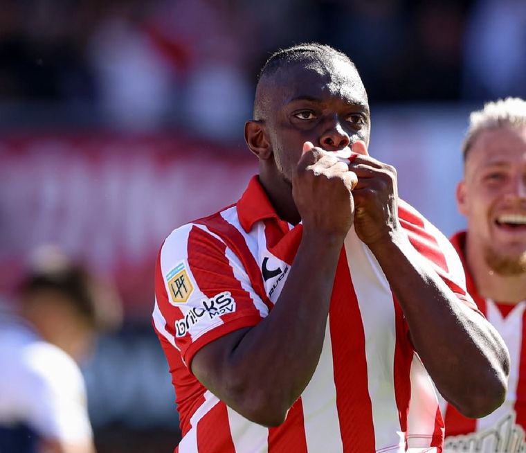 Athletico Paranaense canceló la compra de Edwuin Cetré y vuelve al Pincha