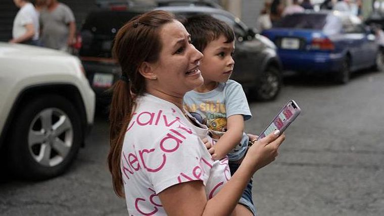 Los celulares alertaron a millones de venezolanos sobre lo que ocurría.