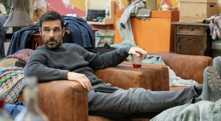 Seguiremos la historia de un detective atormentado por su pasado Foto: Netflix