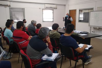 MDZol | La demanda es en numerosas ocupaciones, incluidos los oficios calificados como los rolesde mantenimiento, mecánicos de equipos pesados, electricistas, instaladores de tuberías ysoldadores.