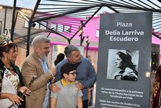 El intendente Diego Costarelli encabezó el acto en homenaje a la primera Reina Nacional de la Vendimia, oriunda de Godoy Cruz. El intendente Diego Costarelli encabezó el acto en homenaje a la primera Reina Nacional de la Vendimia, oriunda de Godoy Cruz.